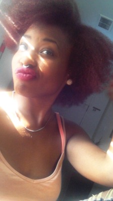 fawkyoueatme:  zephr0n:  fawkyoueatme:  I was rocking my super fro the other day   😍😍😍  😘😘😘