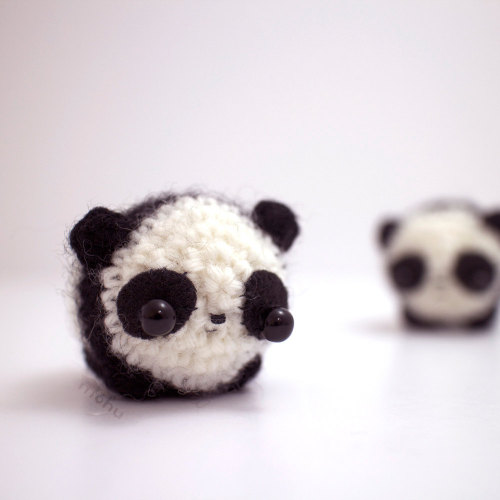 sosuperawesome:  Crochet amigurumi by mohustore on Etsy  • So Super Awesome is also on Facebook, Twitter and Pinterest • 