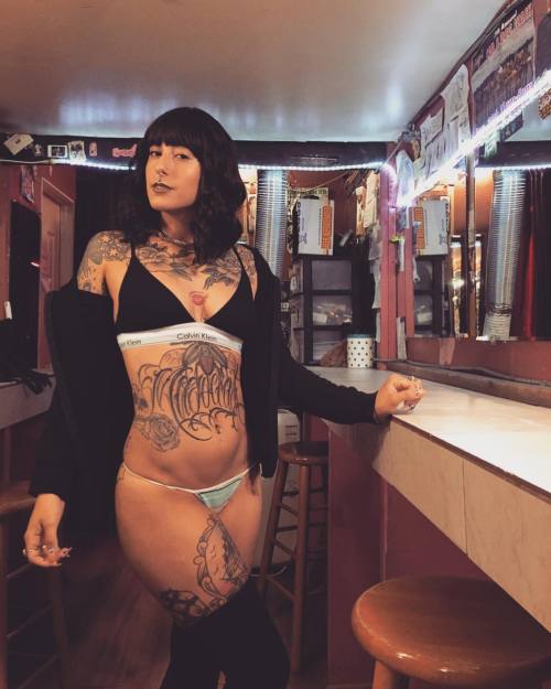 stripper-locker-room:  ryderxburton