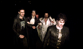 buffysummers:I go for a look which I call, “dead but delicious.”What We Do in the Shadows (2014) dir