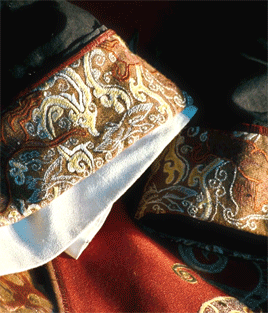 miauleth: Red Cliff | Outfits 1/?  Emperor Xian, last emperor of the Han Dynasty, from the 2008 film