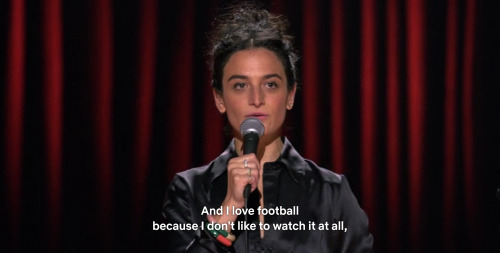 julianbashirlesbian:I fucking love this little bit jenny does about football sdkjfhkdsjhfks