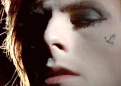 librarianfanmail:Is that grainy film quality, or is Bowie winking glitter at us? Is it both?