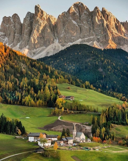 i-traveltheworld:    Val di Funes, South Tyrol, Italy❤️