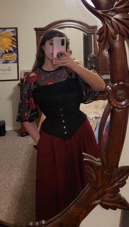 bustiers-and-corsets:  Planning my valentine’s day dinner outfit.