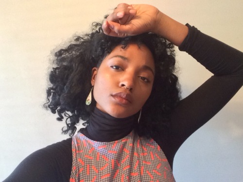 fridacashflow:  So apparently today is blackout? Here’s some selfies I took yesterday. Me as your kindergarten art teacher.
