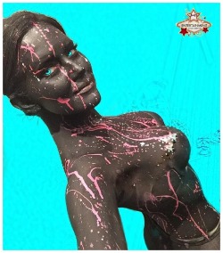 jdentertain:Splatter Body Paint FTW