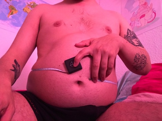 lil-bellies:  waist size over 1 meter 🐳 