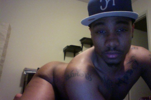 marbledrose:  rawmayhem:  Straight Sex & Other Bullshit  This guy right here, is just right