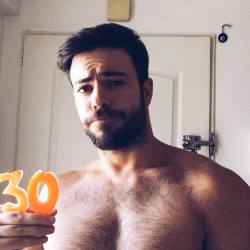 bulkingstud:  I wanna look like this at 30