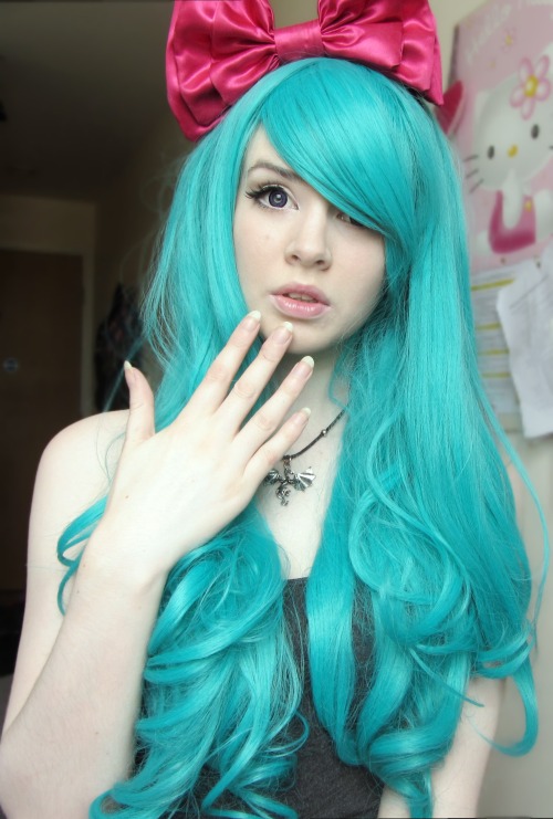 dolleyedgirl:  So this is today’s face and I feel preeetty damn cute if I do say so myself! 