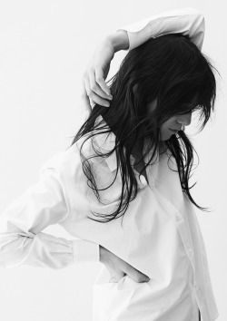 birdasaurus:    Charlotte Gainsbourg - Vogue