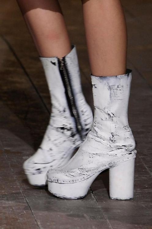 gaptoothbitch: MAISON MARTIN MARGIELA HC SS 2013