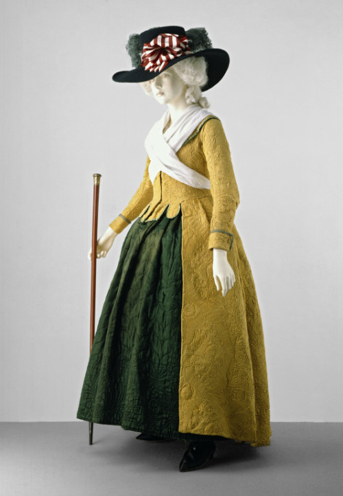 my18thcenturysource:lookingbackatfashionhistory:• Gown.Place of origin: Italy Date: 1730-1759 (