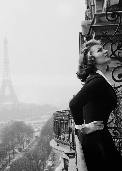 beauvelvet:  Sophia Loren in Paris, 1956 