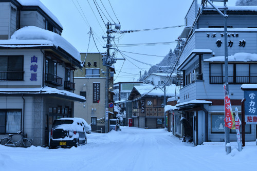 tokyoproxy:Snow season（雪の季節）by Daigo Harada.