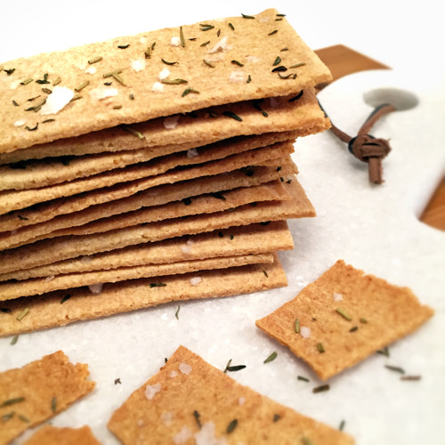 nothing like some rosemary crackers, dip and a glass of red wine to see you through the cold nights.