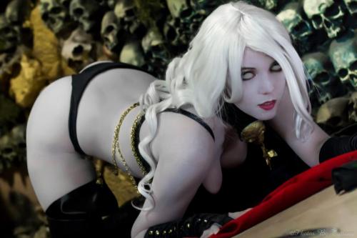 nomalez:  Cosplay: Toni Darling as LADY DEATH. Lady Death est un personnage de fiction par Brian Pulido et Steven Hughes pour la maison d’édition Eternity Comics en 1991 dans Evil Ernie #1. En 1993 Chaos! Comics publie une autre version. Cependant,