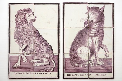 veiligplekje: 18th century Tile Tableaus featuring Cats and Dogs from the NetherlandsThey readTop: T