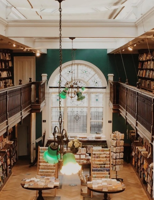  Daunt Books, In Marylebone, London, Is An Edwardian Beauty Of A Bookshop Specialising In Travel. Fiction,