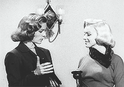 mostlymarilynmonroe:  Lauren Bacall presenting Marilyn with Look Magazine Achievement