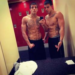 2hot2bstr8:  fucking bend me over that counter NOW♥♥♥   These two twins are so sexy. I wish i new there names.