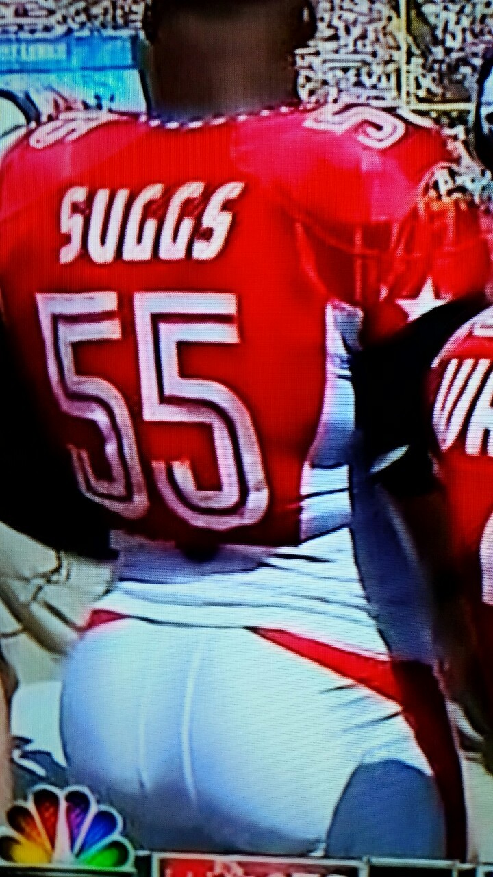 bigjai3:  Terrell Suggs and his Plump Muscle Ass!! Best ass in the NFL!!@