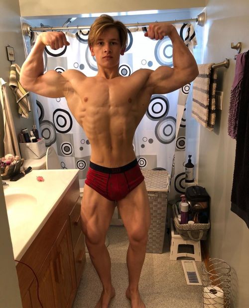 musclecomposition:Bodybuilder, Ryeley Palfi adult photos