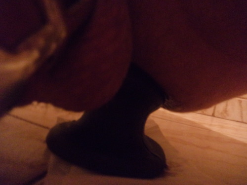 slaveherefor2006:  Stretch your hole. boy. 