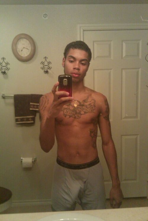 extranoboys:  bulgesanddickprints:  If you remember, one of these pics I had posted already… Bait and Tricked  sex http://extranoboys.tumblr.com/