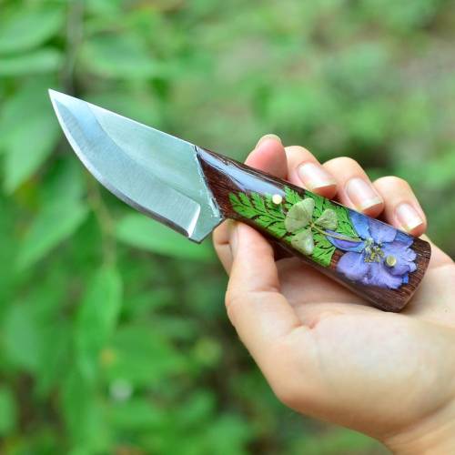 snootyfoxfashion:Botanical Handle Knives from PoconoMountainsForgeDo you guys remember that post abo