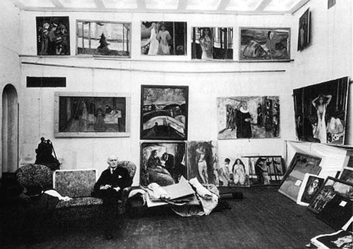 cotton-paper:Edvard Munch in his studio