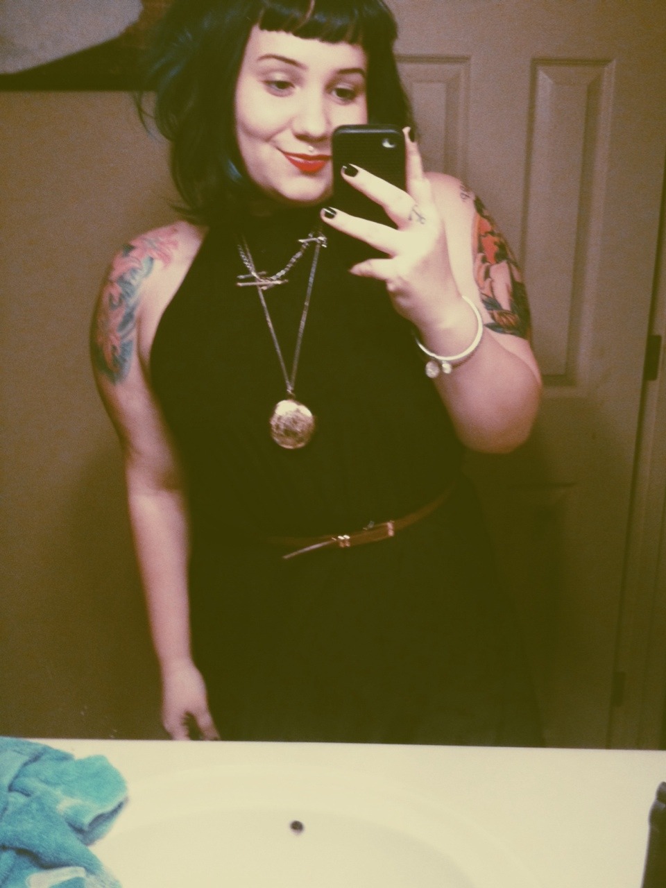 affirmati0n0fserenity:  *posts picture in hopes of maybe getting notes*
