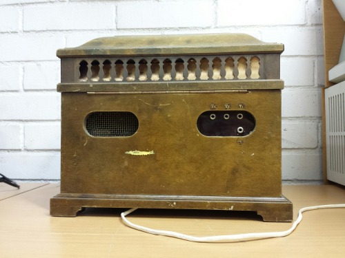 Stern &amp; Stern Model 5500 Tube Radio, 1920s