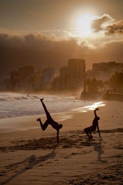 janetmillslove:  Ipanema, Rio de Jane moment love  Love this. 