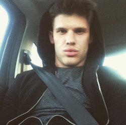 robnorthstar:  Beau mec du jour:Cute guy