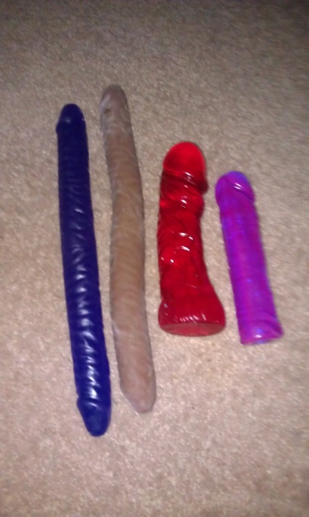 11daysofporn:  #Personal currently cleaning out my closet.
