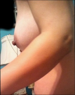 Mayamoodybaby:  My Huge Nipple