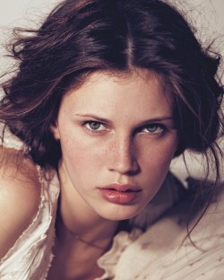 fine-faces:  Marine Vacth (source is nsfw)