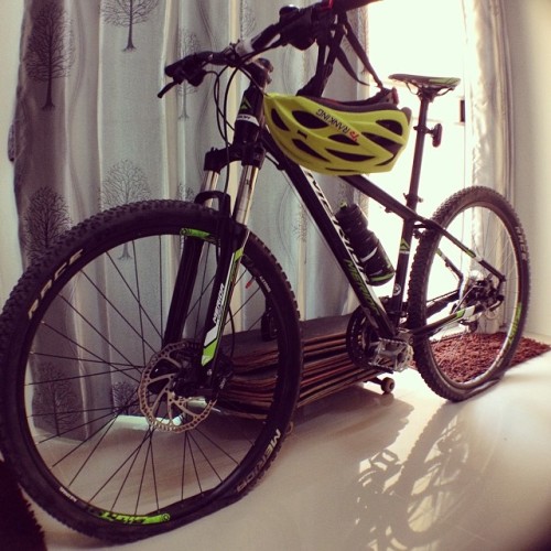 auntrapasso:  Damn!!! ทั้งหน้าทั้งหลัง เลยแสสสสส #bicycle #cyclist #mtb #meridabike #meridabikes #ra