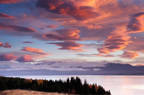 nubbsgalore: as mentioned in this earlier post, lenticular clouds are typically formed near mountain