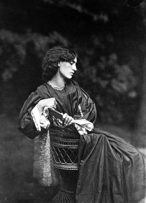 xshayarsha: – “I was a holy thing to them”. Jane Morris (née Burden), Pre-Raphaelite muse and model.