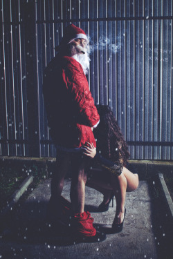 blackslutslave:  Even Santa appreciates niggerslut services. 🎄