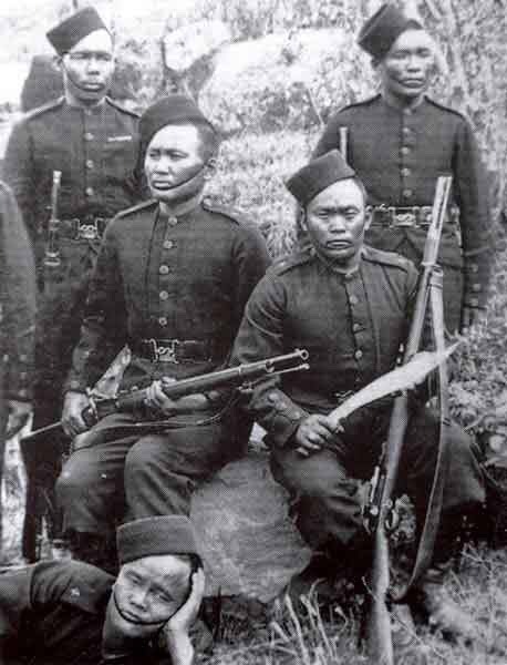 Non-European soldiers in World War I:From top:Senegalese tiralleurs (skirmishers) in FranceCamerooni