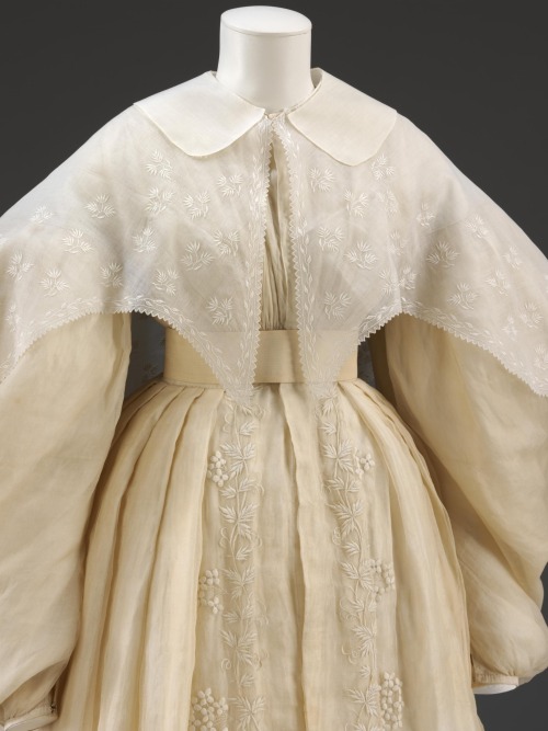  Wedding dressPlace of origin: England (made)Date: 1834 (made)Artist/Maker: UnknownMaterials and Tec