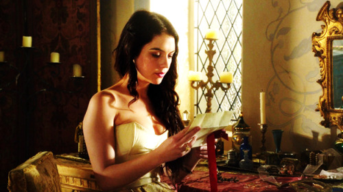 mary-stuarts:Mary Stuart + Yellow