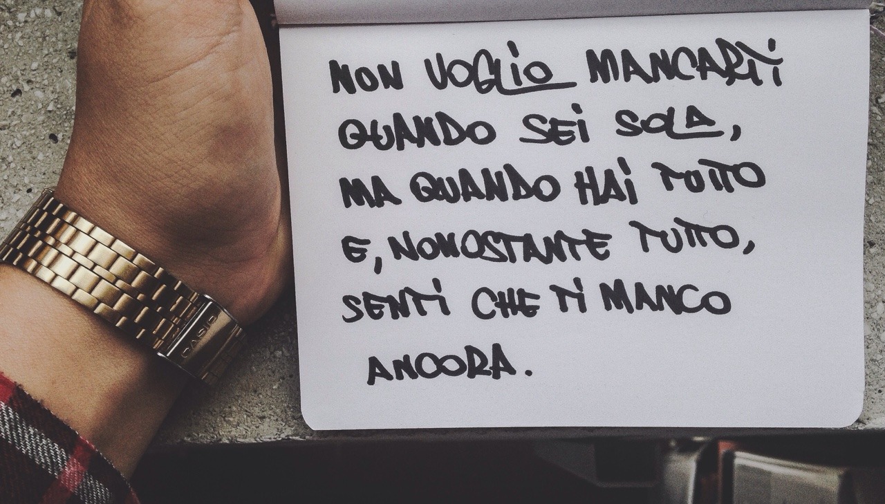 ricordatichenonhaiali:  “Ogni mattina, quando mi sento un po’ di merda, tu mi