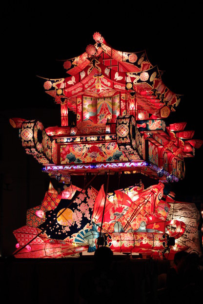 thekimonogallery:Tonami Yotaka Lantern Festival, Toyama, Japan