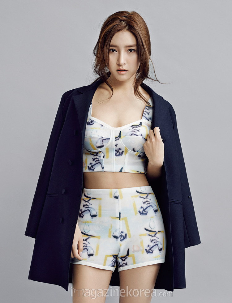 kmagazinelovers:Kim So Eun - Esquire Magazine February Issue ‘15