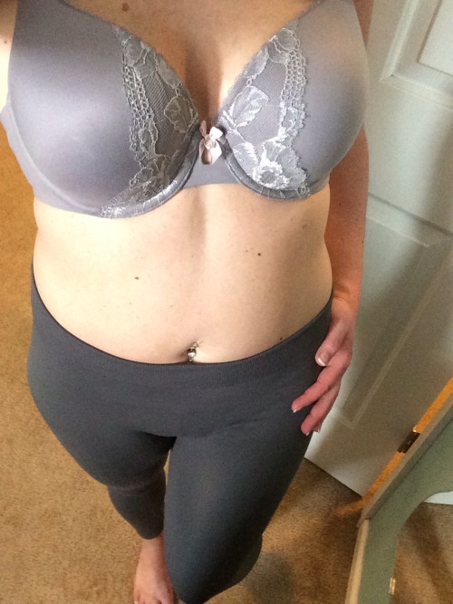 hornynurse32: Earlier today while getting ready for my pre-birthday outing with friends/coworkers